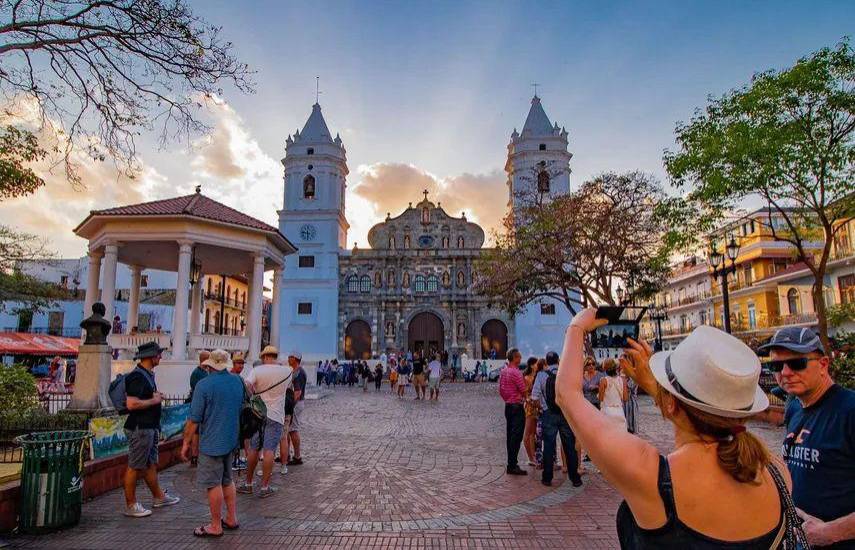 La Semana Santa inyecta $200 millones a la economía del país