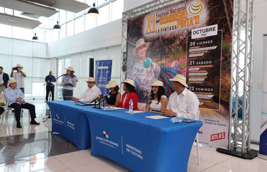 ML | Durante la presentación del Décimo Primer Festival Nacional del Sombrero Pintao.
