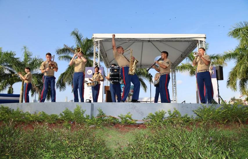 La ‘Marine Forces Band’ cautivó