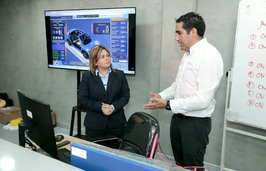 El INADEH impulsa la formación de profesionales en movilidad eléctrica