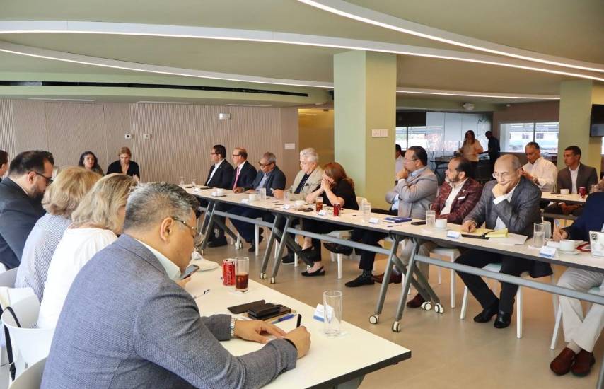 Gremios empresariales analizan propuesta del BID de crear una empresa estatal autónoma para modernizar la gestión del agua