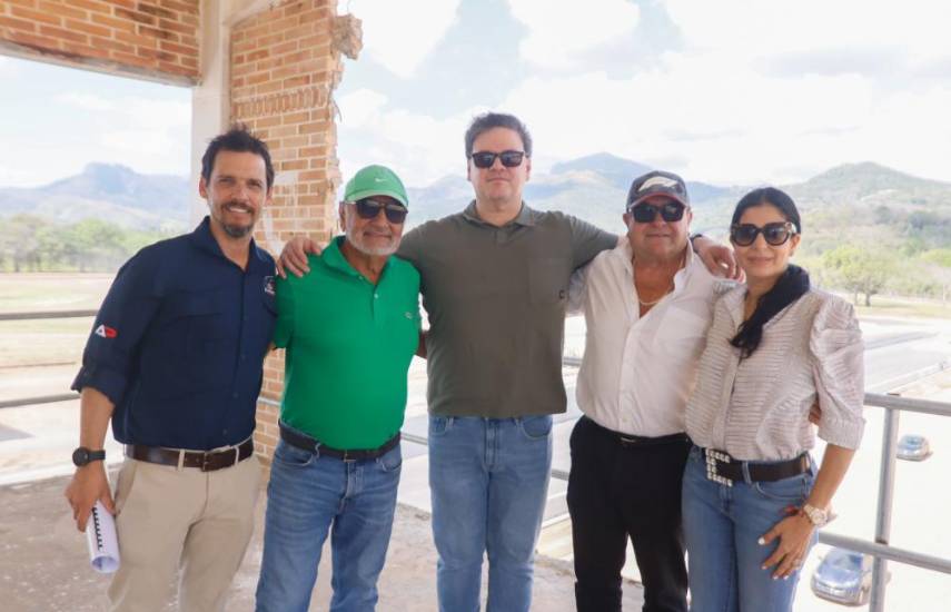 Pablo Montoya, exestrella del automovilismo visita el Autódromo de Panamá