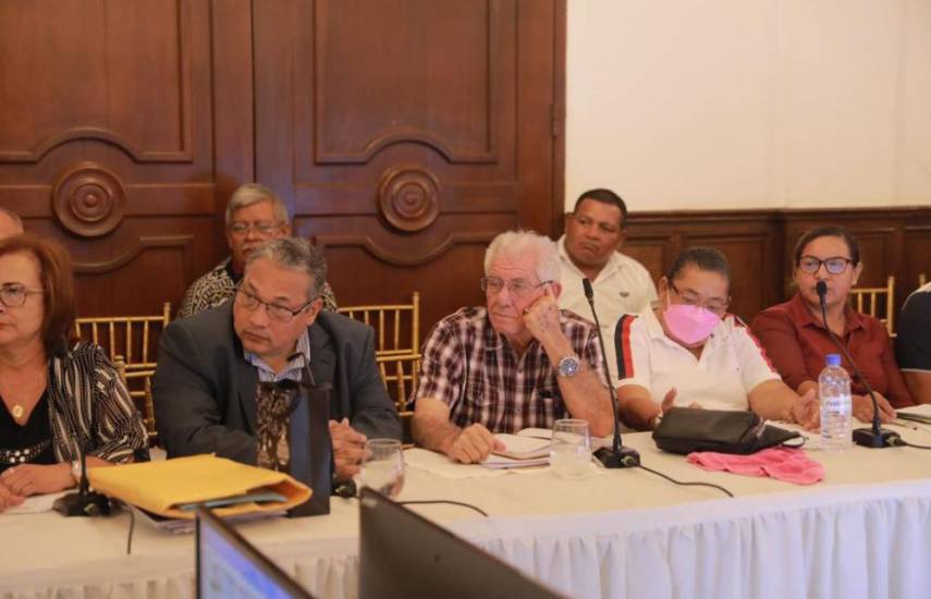 Presidente Cortizo se reúne con fuerzas vivas de Barú para impulsar el desarrollo del distrito