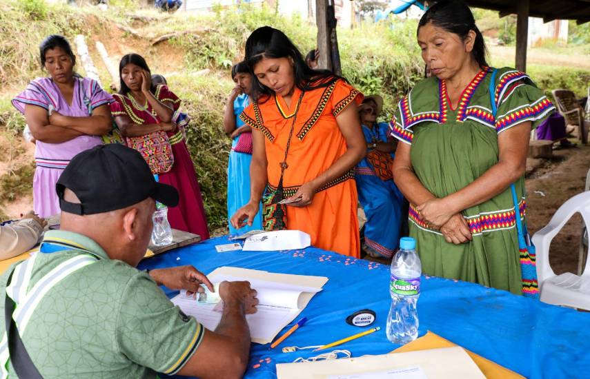 Aprueban fondos para el pago de los programas del MIDES