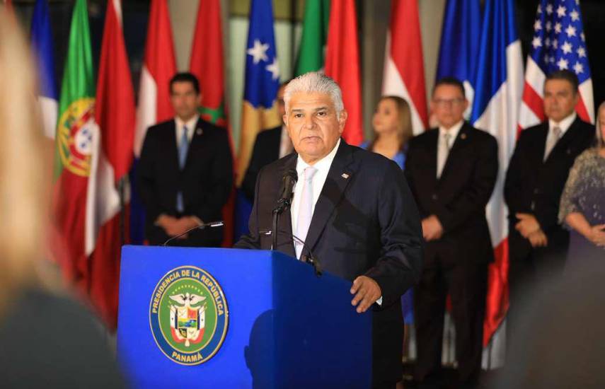 Presidente Mulino comparte con Cuerpo Diplomático mensaje de paz e integración regional
