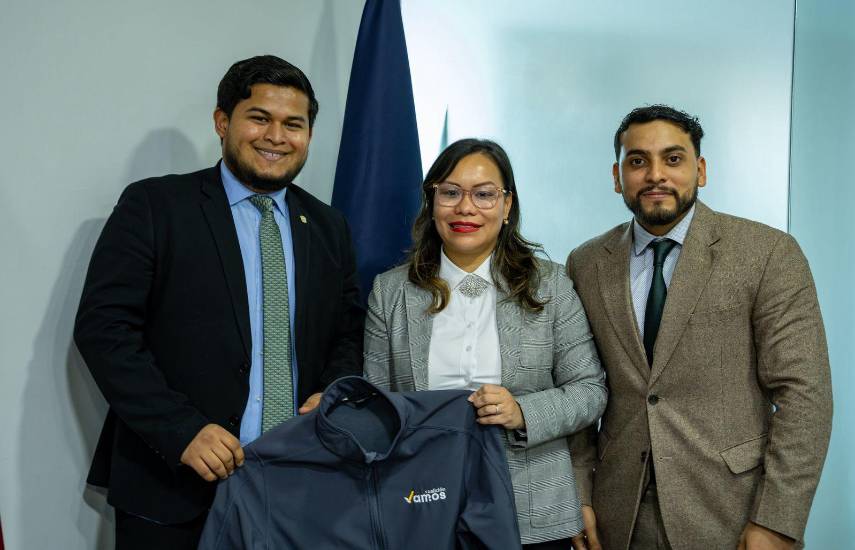 Diputada Patsy Lee se incorpora a la bancada independiente VAMOS