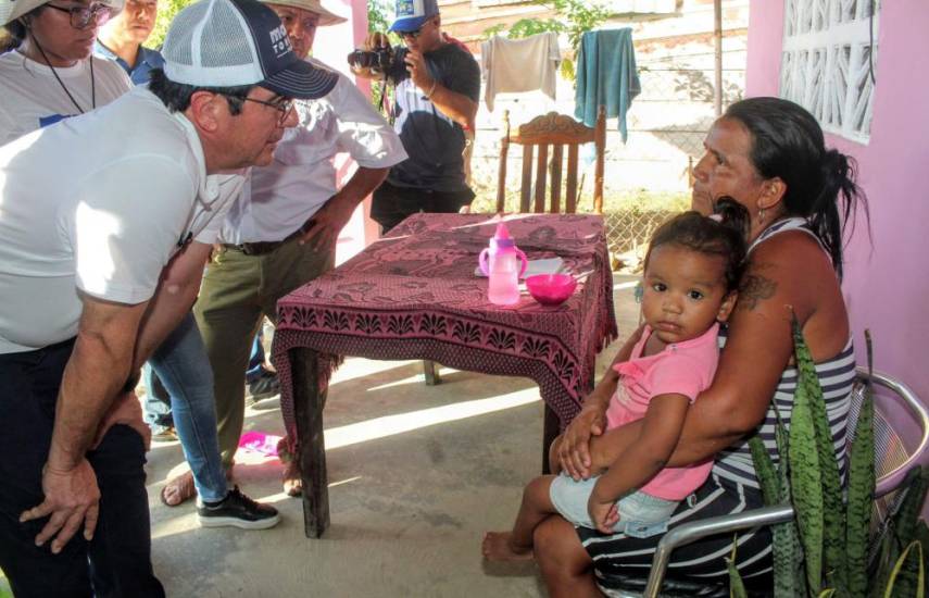 Torrijos promete a los residentes de Las Garzas que no les faltará agua
