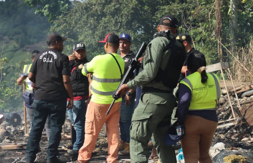 MiAmbiente aprehende a cinco personas y retienen dos camiones por quema ilegal de basura en Cerro Patacón