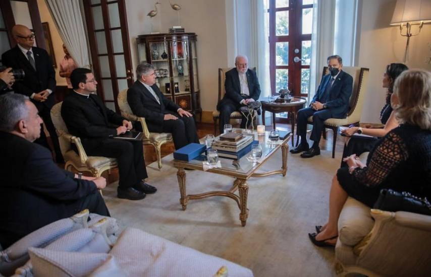 Cortizo Recibe Visita De Secretario De La Santa Sede Cortizo Recibe Visita De Secretario De La Santa Sede