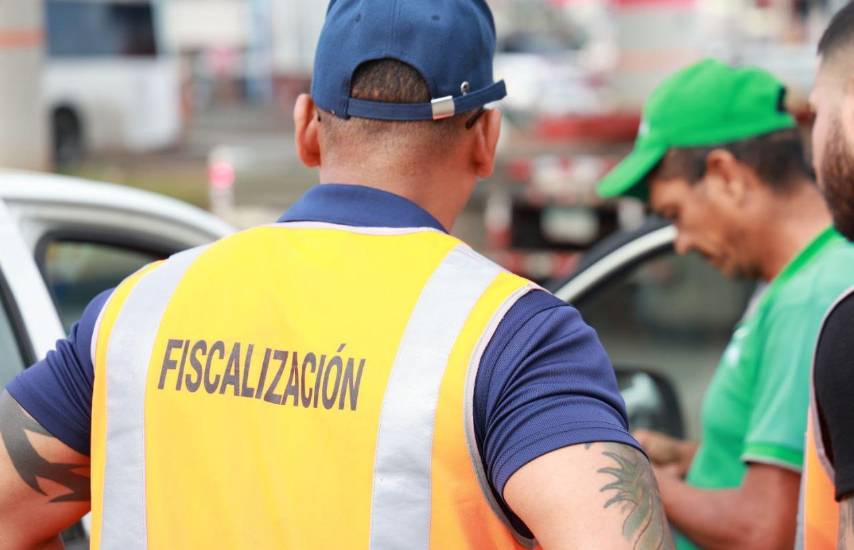 Instituciones se retiran del Desfile de las Mil Polleras por restricción de fondos