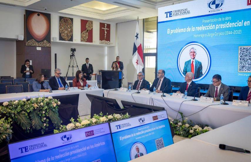 Cortesía | Reunión para discutir la reelección presidencial.