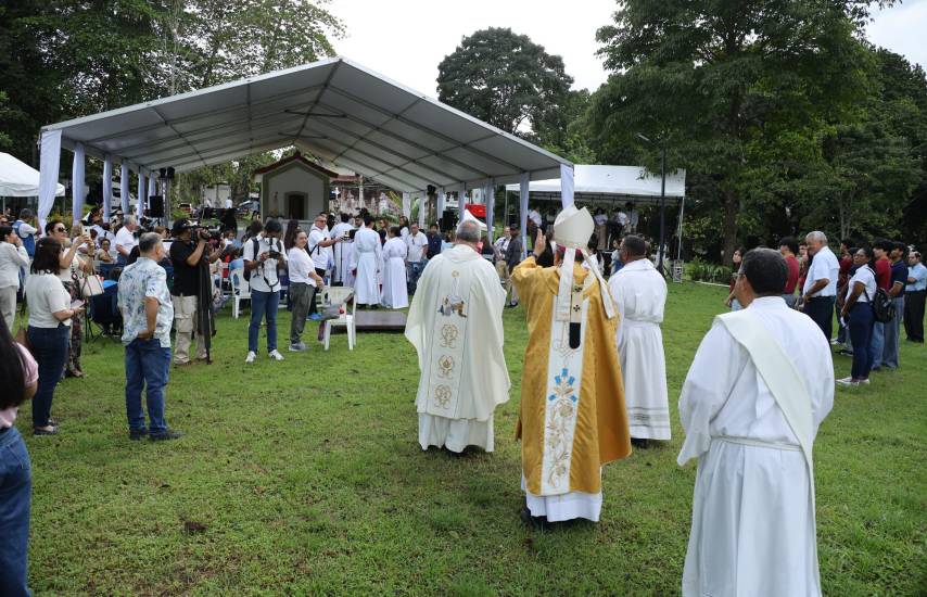 ML | Durante los actos religiosos de inauguración.