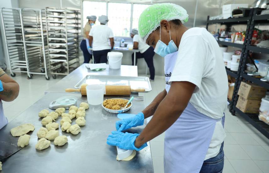 “Empanada Panamá”: El sabor de la resocialización que nace en el Cefere