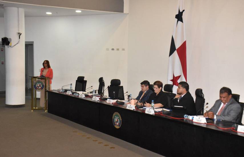 Entre nuevos proyectos de leyes y debates avanza el Legislativo