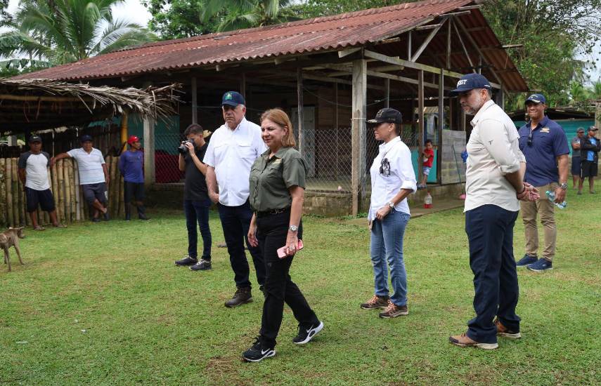Gobierno entrega kits de construcción para damnificados en Río de Veraguas