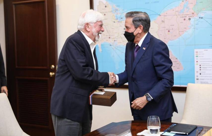 Christopher Dodd, asesor del presidente Biden para Las Américas, se reúne con el mandatario de Panamá