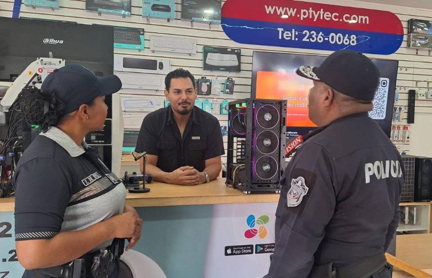 La Policía desarrolla recorridos de seguridad en locales comerciales