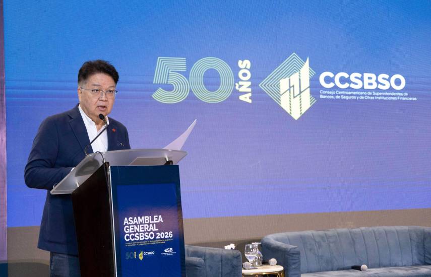 Eliminan cobro de comisiones bancarias desde enero de 2027