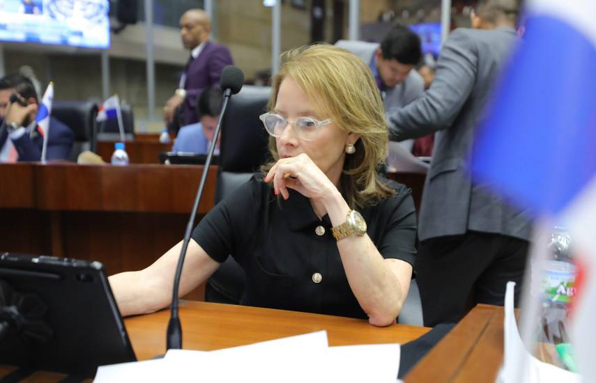 Vamos suspende a Paulette Thomas de la bancada tras votación de su suplente en Comisión de Educación