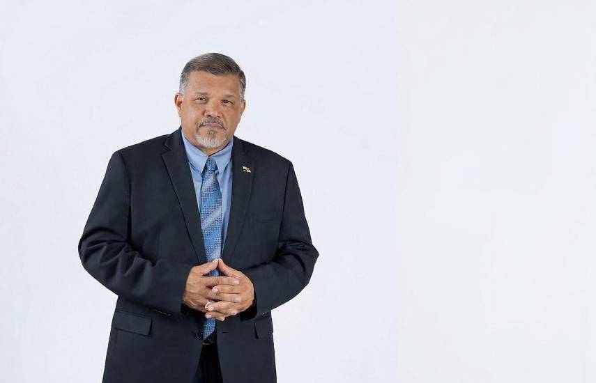 El alcalde de Antón rediseña un plan desde las montañas hasta el litoral