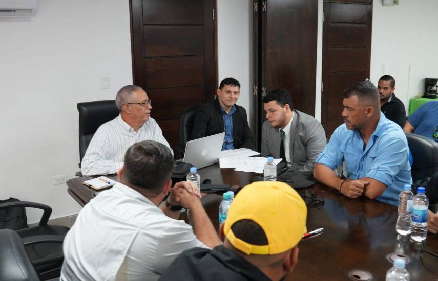 MIDA analiza propuestas para regular el uso de drones agropecuarios en Panamá
