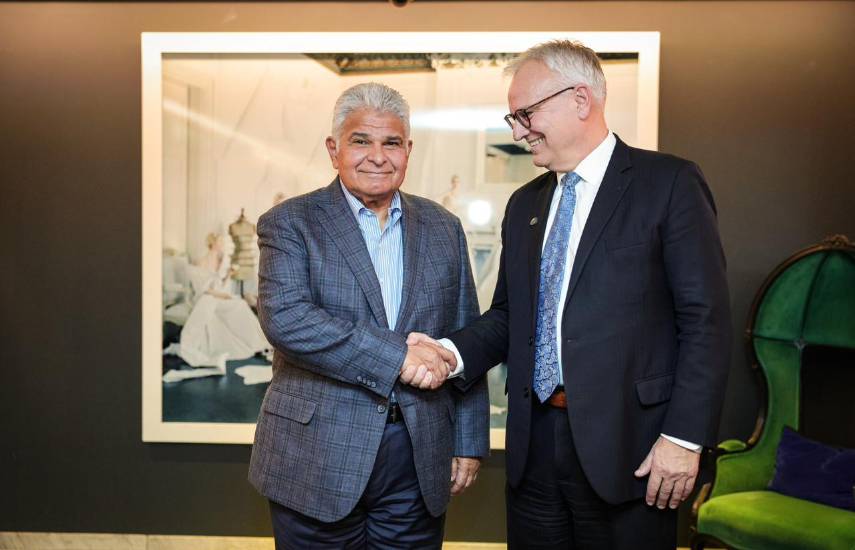 Mulino se reúne con el director del Comité Noruego del Nobel de la Paz y conversan sobre la democracia en América Latina