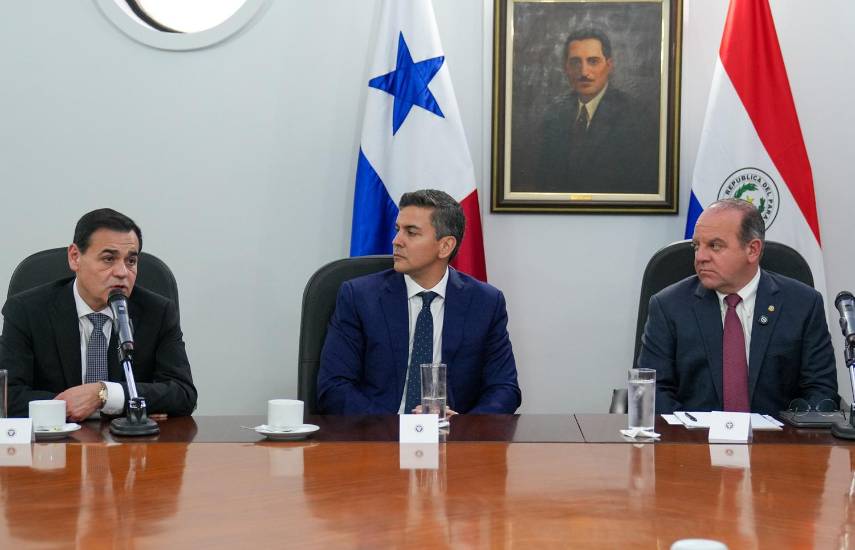 Empresarios se reúnen con el presidente de Paraguay