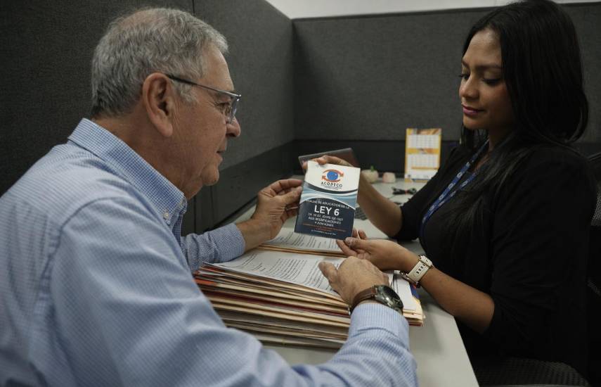 ML | Un jubilado en la Acodeco.