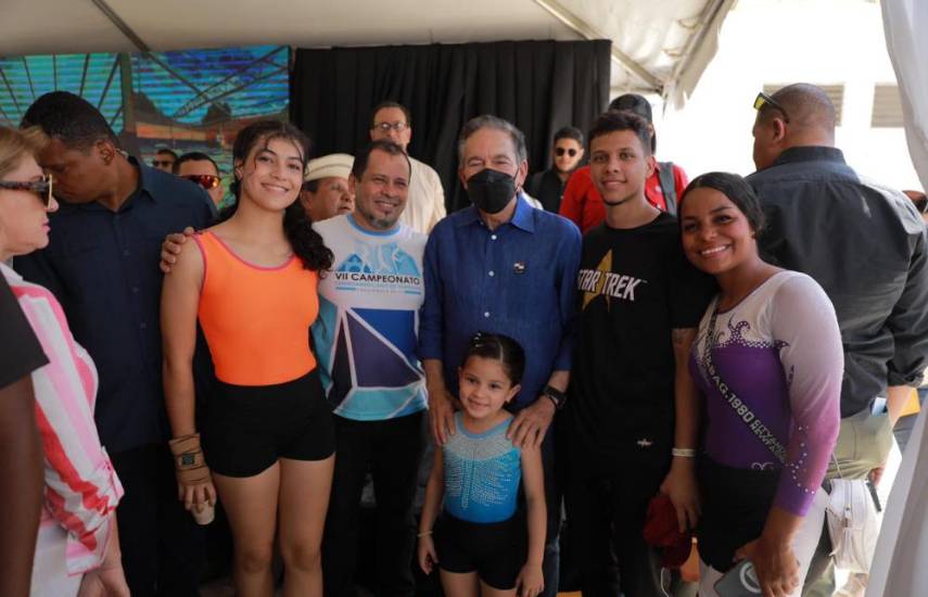 Cortizo inaugura centro para deportes de combate y gimnasia en Chitré