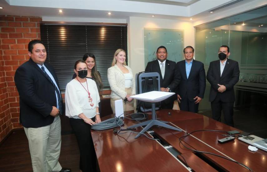 La empresa Starlink de SpaceX iniciará operaciones en Panamá
