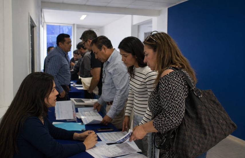 Inscripciones en partidos políticos caen levemente: el 51% de los ciudadanos prefiere la independencia