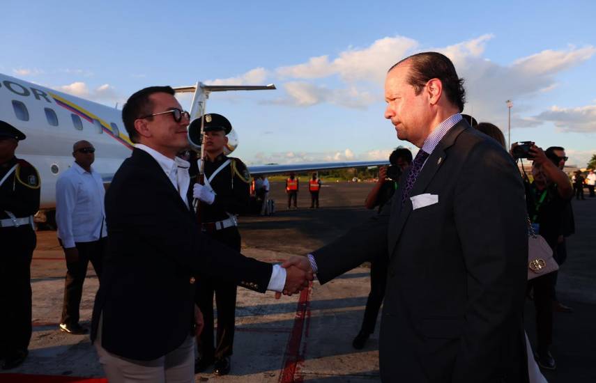 Llegan a Panamá los primeros presidentes para asistir al foro económico