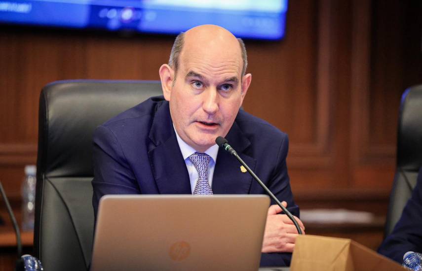 Chapman: Presentarán leyes para flexibilizar presupuesto del Estado