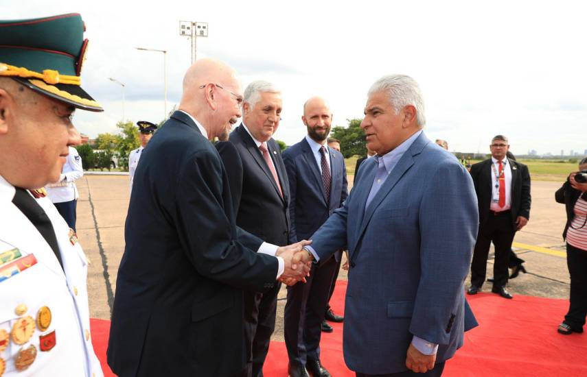 Mulino llega a Paraguay para la firma de acuerdo Mercosur-Unión Europea