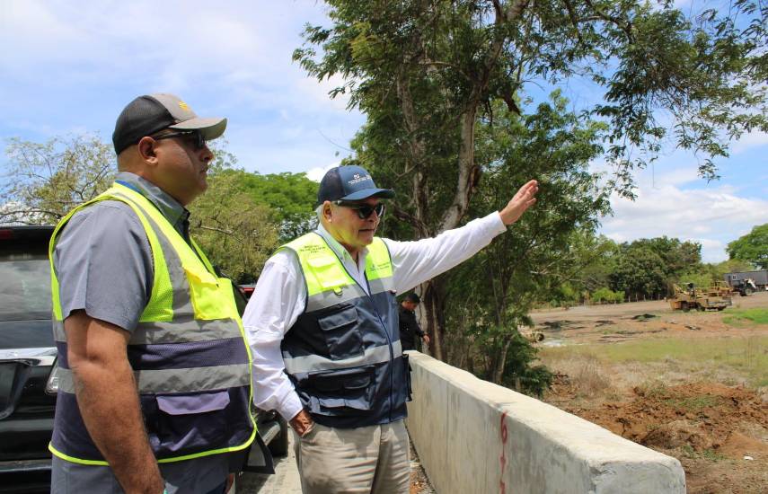 Carretera La Villa–Macaracas presenta un 75 % de avance en su rehabilitación, según el MOP