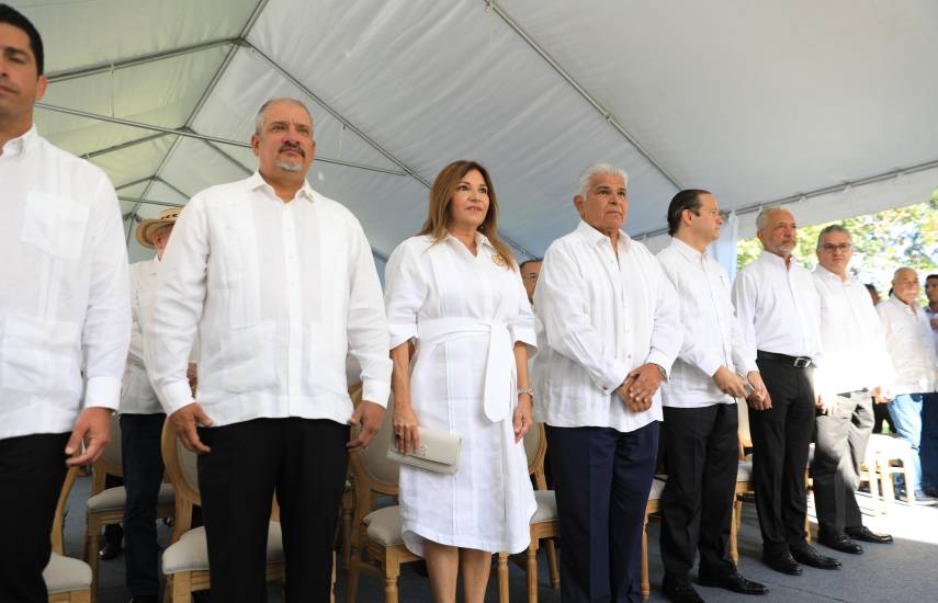 Presidente Mulino encabeza homenaje a los mártires del 9 de Enero