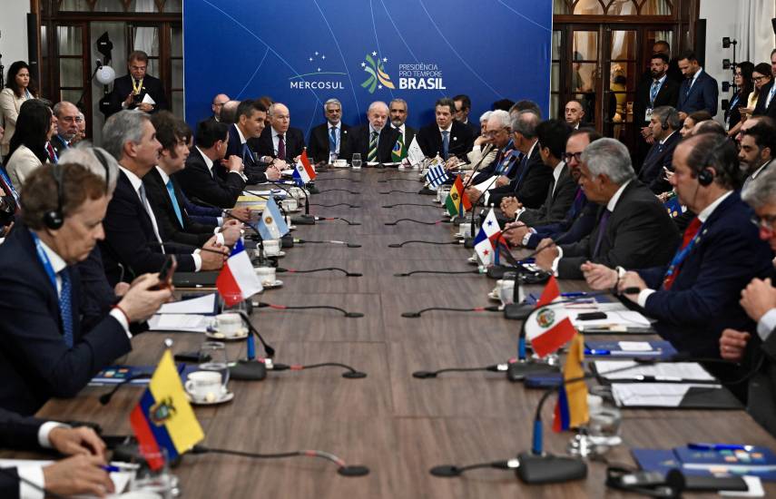 Presidentes del Mercosur buscan en cumbre respuesta a aplazamiento de UE al acuerdo