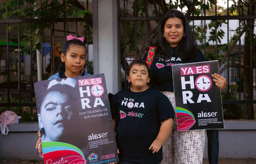 Realizan la vigilia “YA ES HORA” por los pacientes con enfermedades raras en Panamá