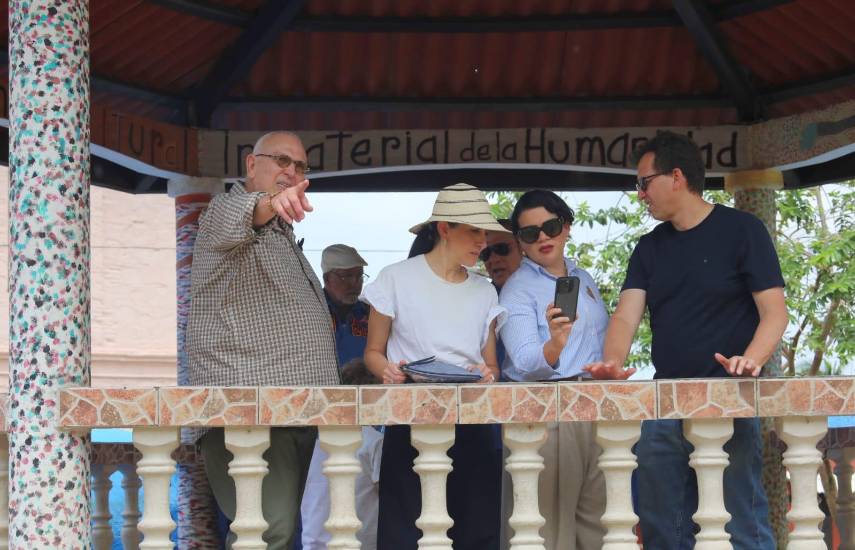Autoridades inspeccionan trabajos de restauración de la Iglesia de Portobelo