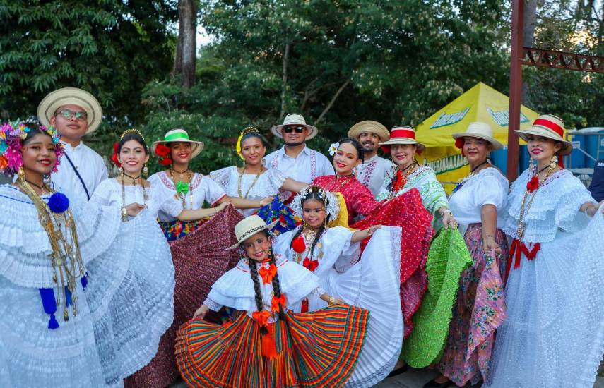 Carlos Del Cid promueve el folklore en Boquete