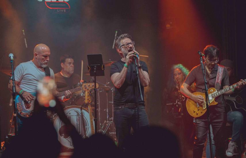 Gerardo Pesantez | Los miembros de la agrupación de rock panameña Tierra de Nadie durante una presentación, en la que interpretaron algunos de sus éxitos musicales.