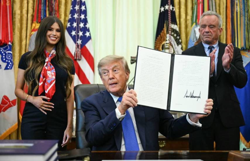 Trump prorroga una exención para facilitar el flujo marítimo de petróleo entre puertos de EEUU