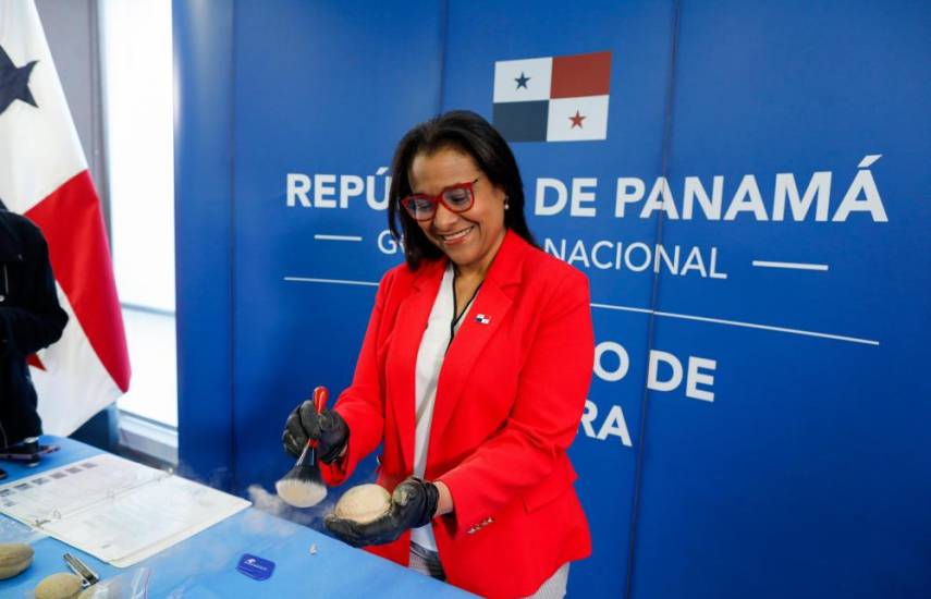 ML | la ministra Giselle González Villarrué.