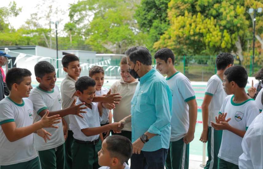 Reinauguran el complejo deportivo en Paraíso, Ancón