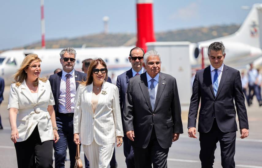 El presidente Mulino llega a Grecia e inaugura Posidonia 2026
