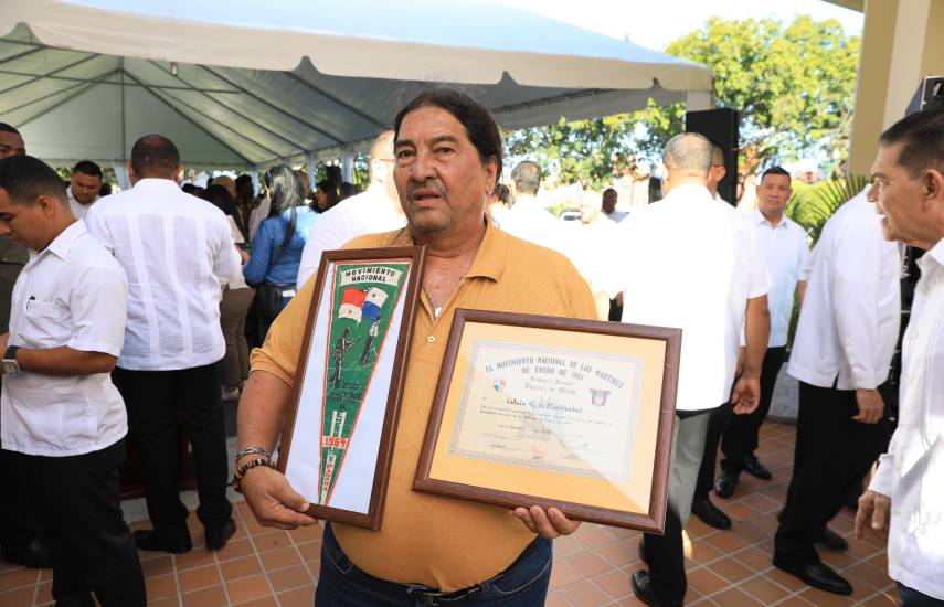 Presidente Mulino encabeza homenaje a los mártires del 9 de Enero