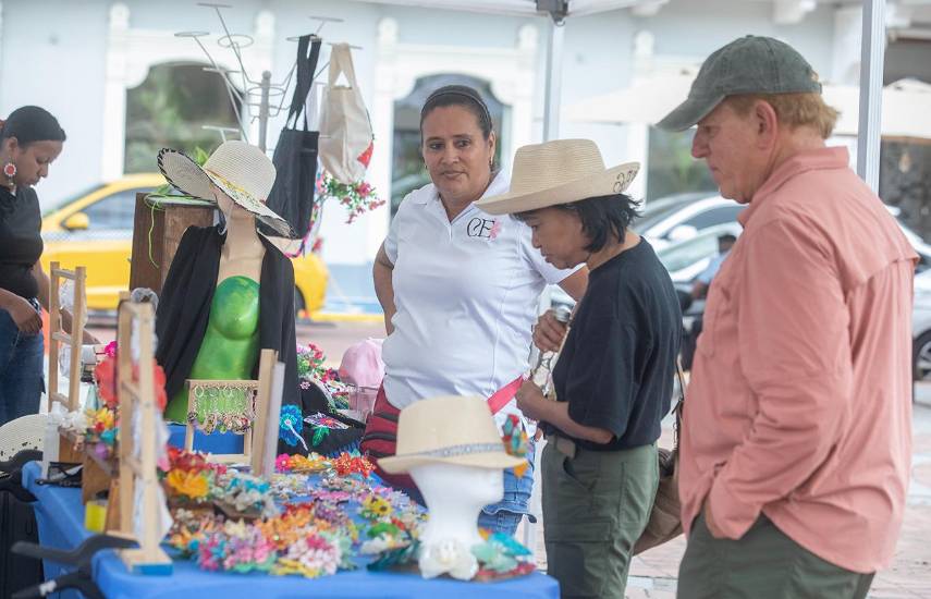 Oficina del Casco Antiguo realiza jornada de limpieza de playas