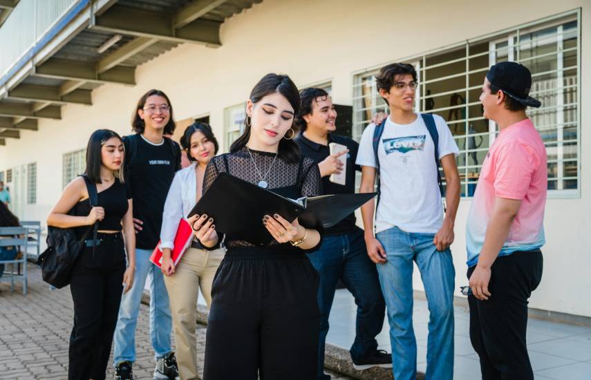 PEXELS | Universitarios.