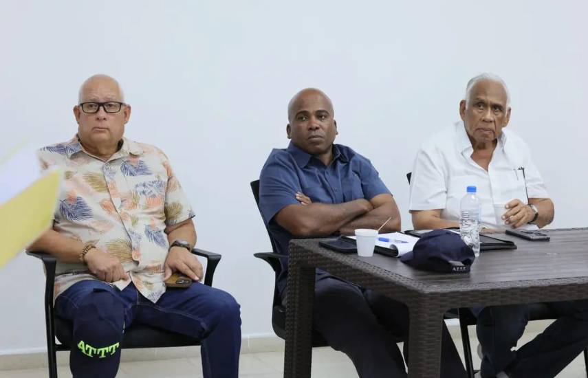 Autoridades y transportistas de Colón buscan modernizar la terminal de la Calle 13