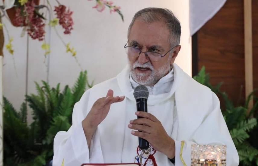Fallece el padre José Arturo López Noreña